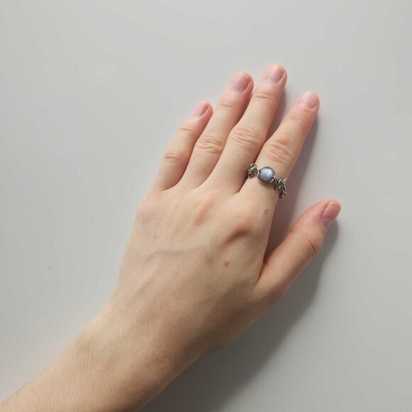 Medieval whimsical blue and silver ring ✦ size 7 ✦ - Picture 6 of 7